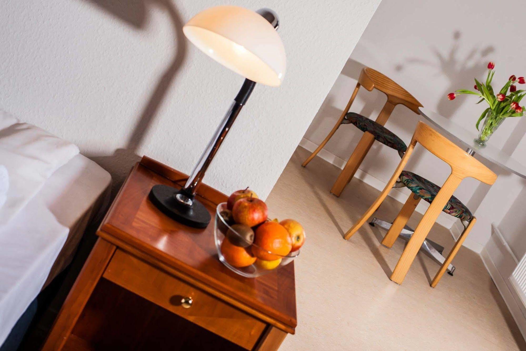 Skyhotel Merseburg Eksteriør billede