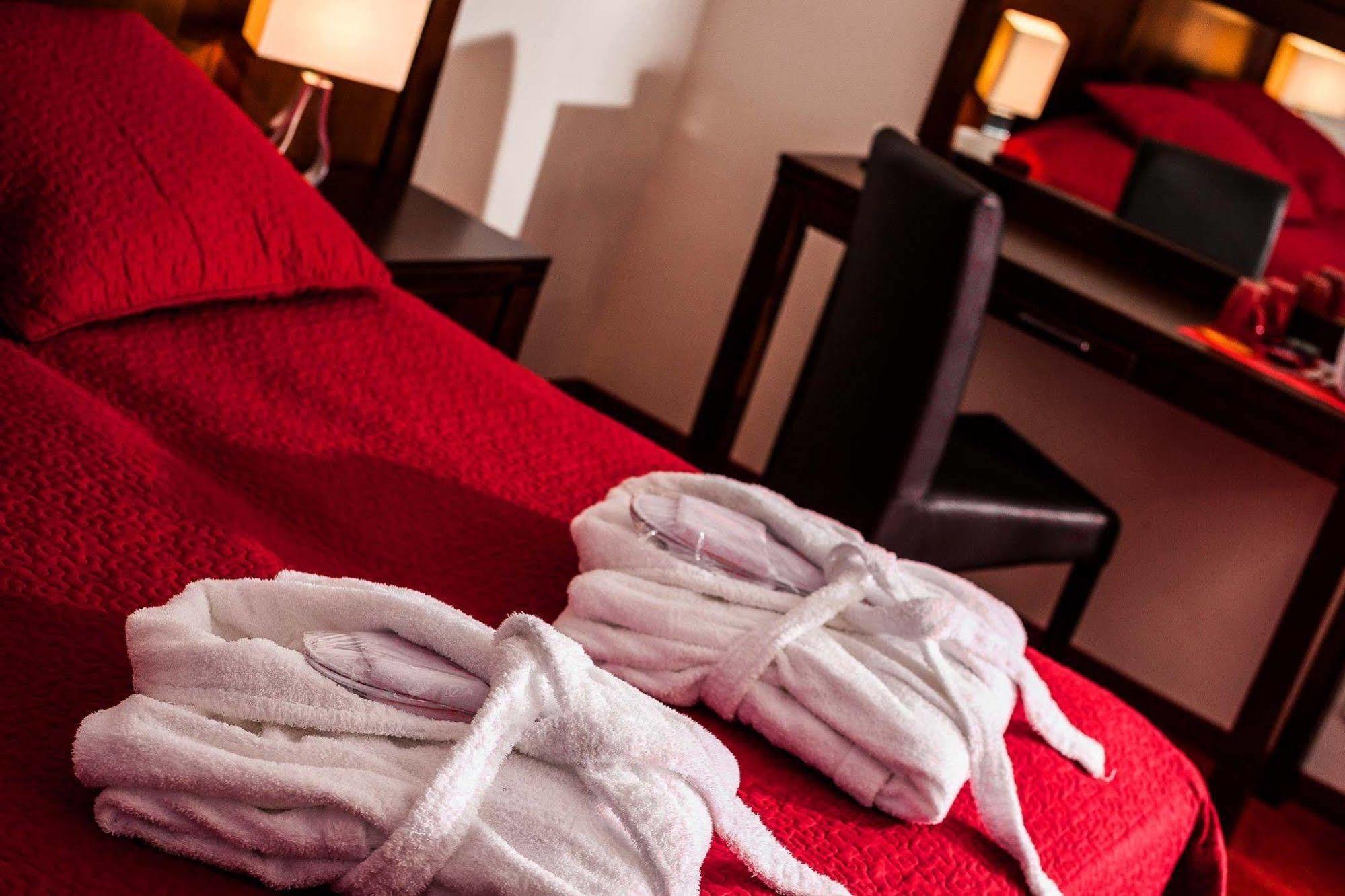 Skyhotel Merseburg Eksteriør billede