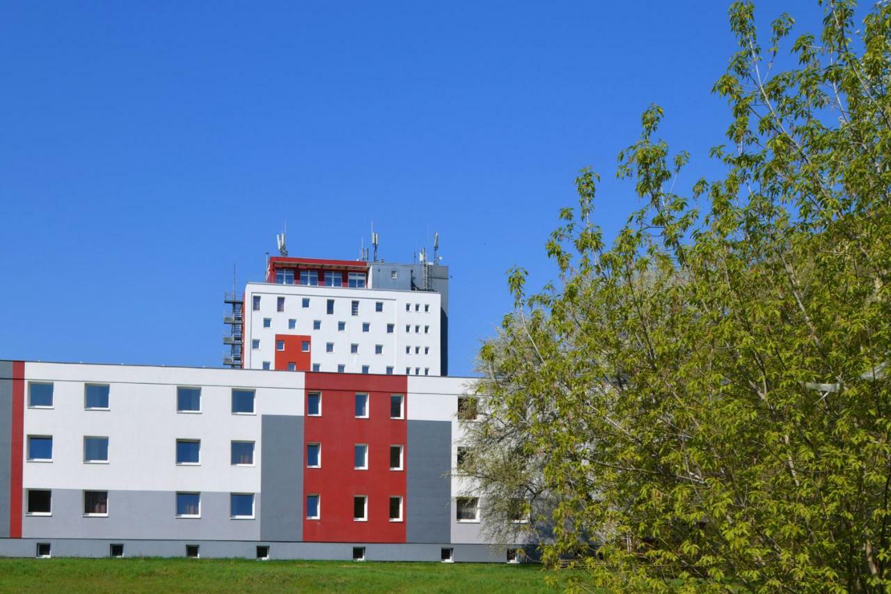 Skyhotel Merseburg Eksteriør billede